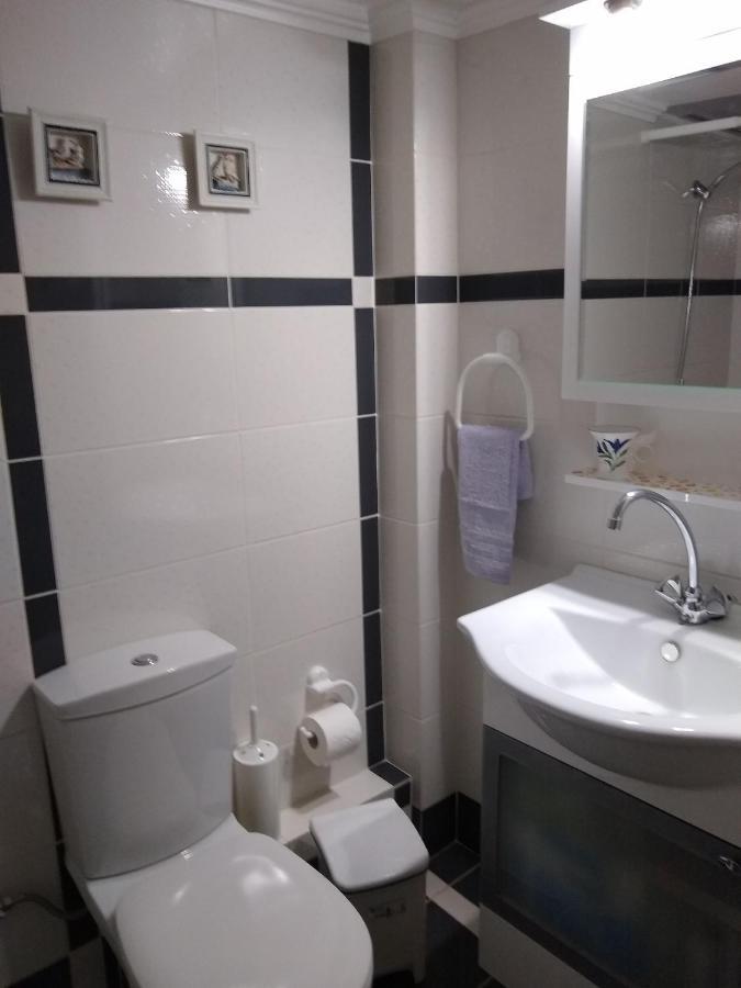 Acropolis Within 10 Minutes Walk! Classical Apartment And A Hostess At Your Side! Атина Екстериор снимка