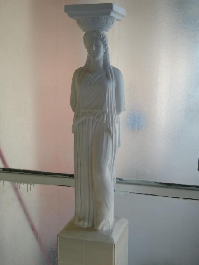 Acropolis Within 10 Minutes Walk! Classical Apartment And A Hostess At Your Side! Атина Екстериор снимка