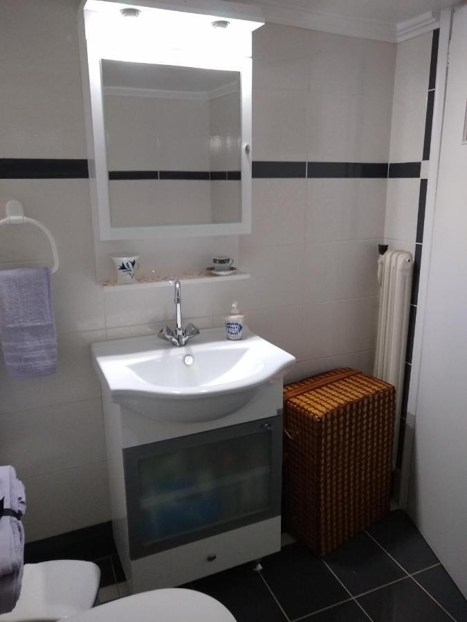 Acropolis Within 10 Minutes Walk! Classical Apartment And A Hostess At Your Side! Атина Екстериор снимка