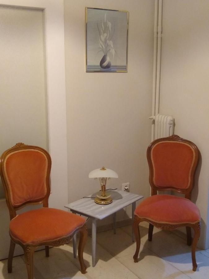 Acropolis Within 10 Minutes Walk! Classical Apartment And A Hostess At Your Side! Атина Екстериор снимка