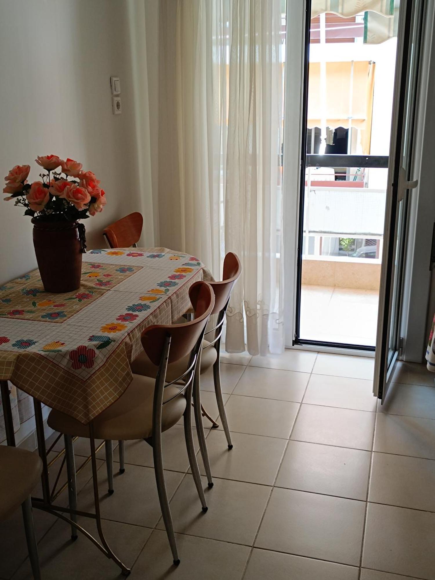 Acropolis Within 10 Minutes Walk! Classical Apartment And A Hostess At Your Side! Атина Екстериор снимка